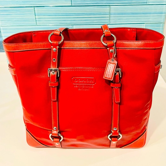 Coach Handbags - Beautiful red leather Coach shoulder bag in excellent condition